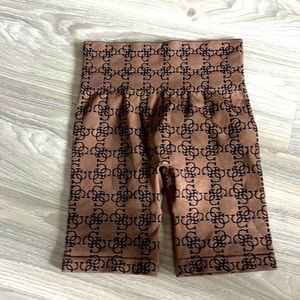 Guess legging shorts with logo design